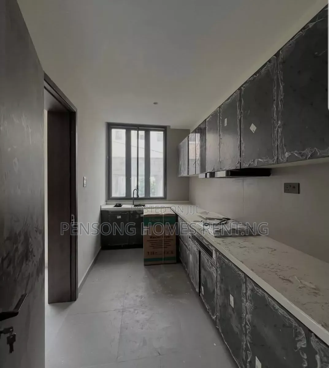 2bdrm Apartment in Lekki Phase 1 for rent in Lekki Expressway