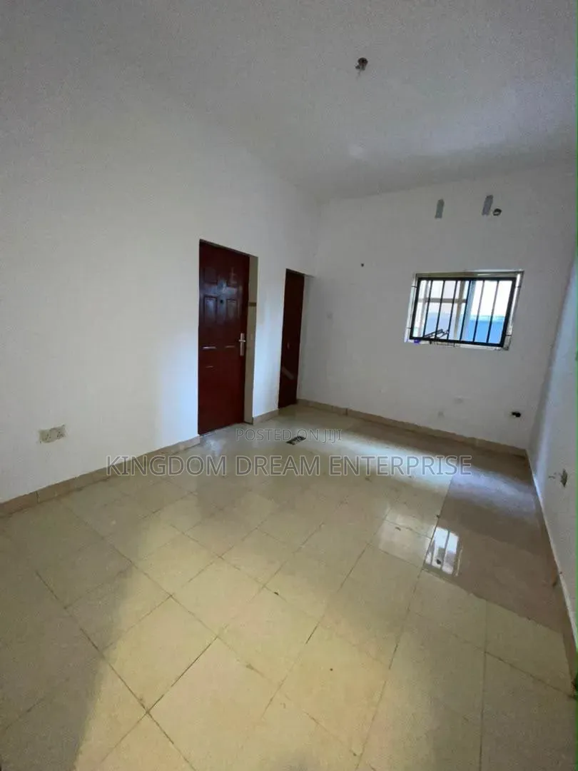 Mini Flat in Canal Estate Osapa for rent in Osapa london