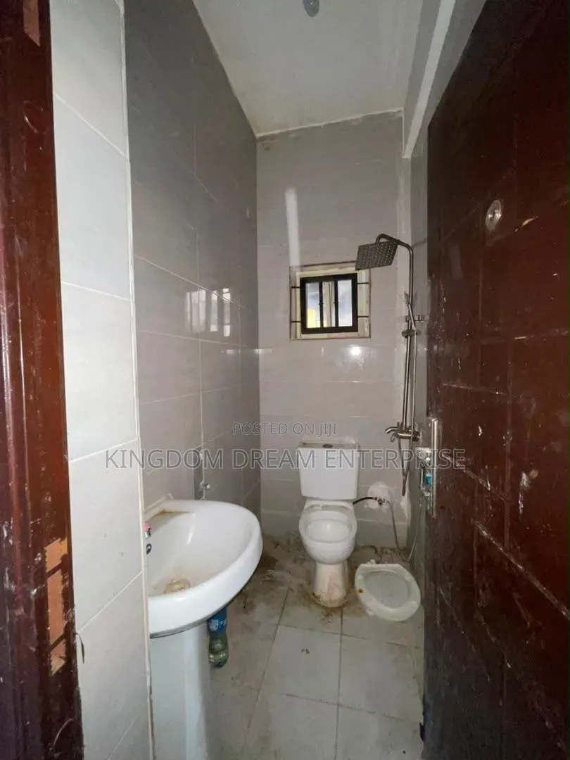 Mini Flat in Canal Estate Osapa for rent in Osapa london