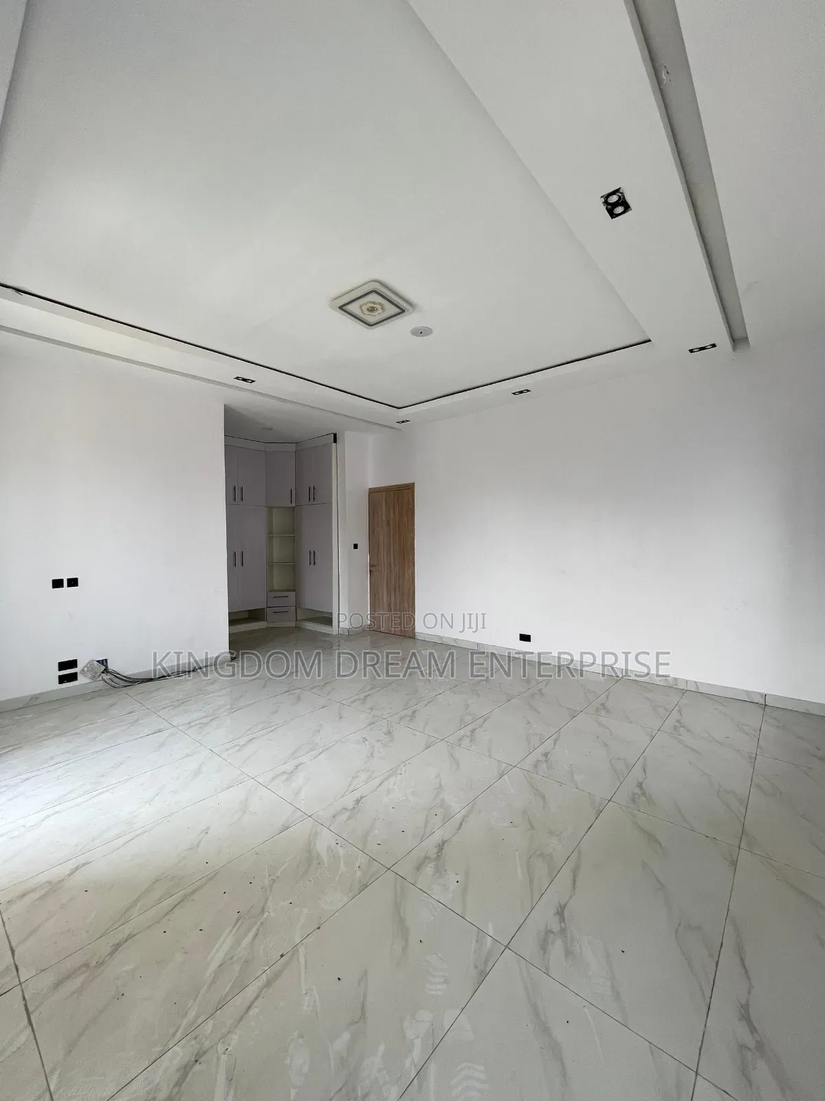 4bdrm Duplex in Seagate Estate Ikate for sale in Ikate