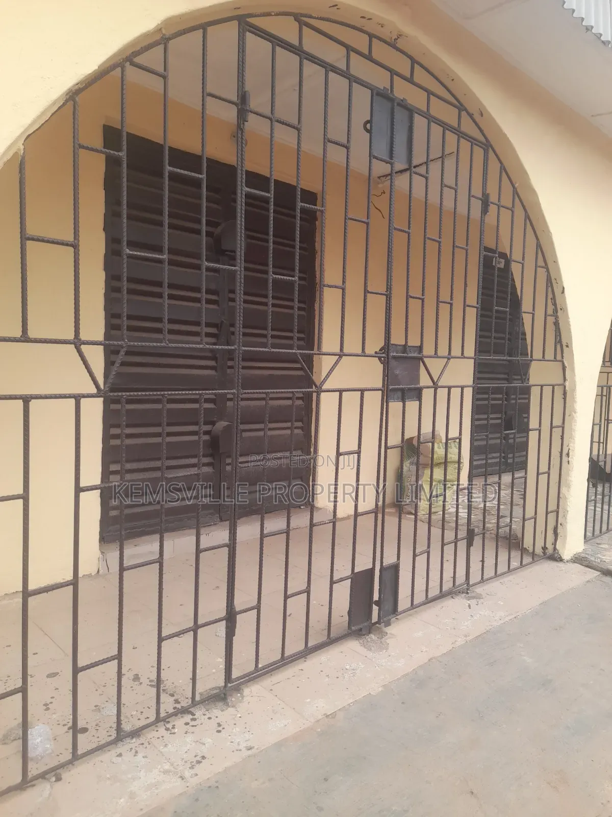 Big Shop With Bulglary for Rent in Alagbado