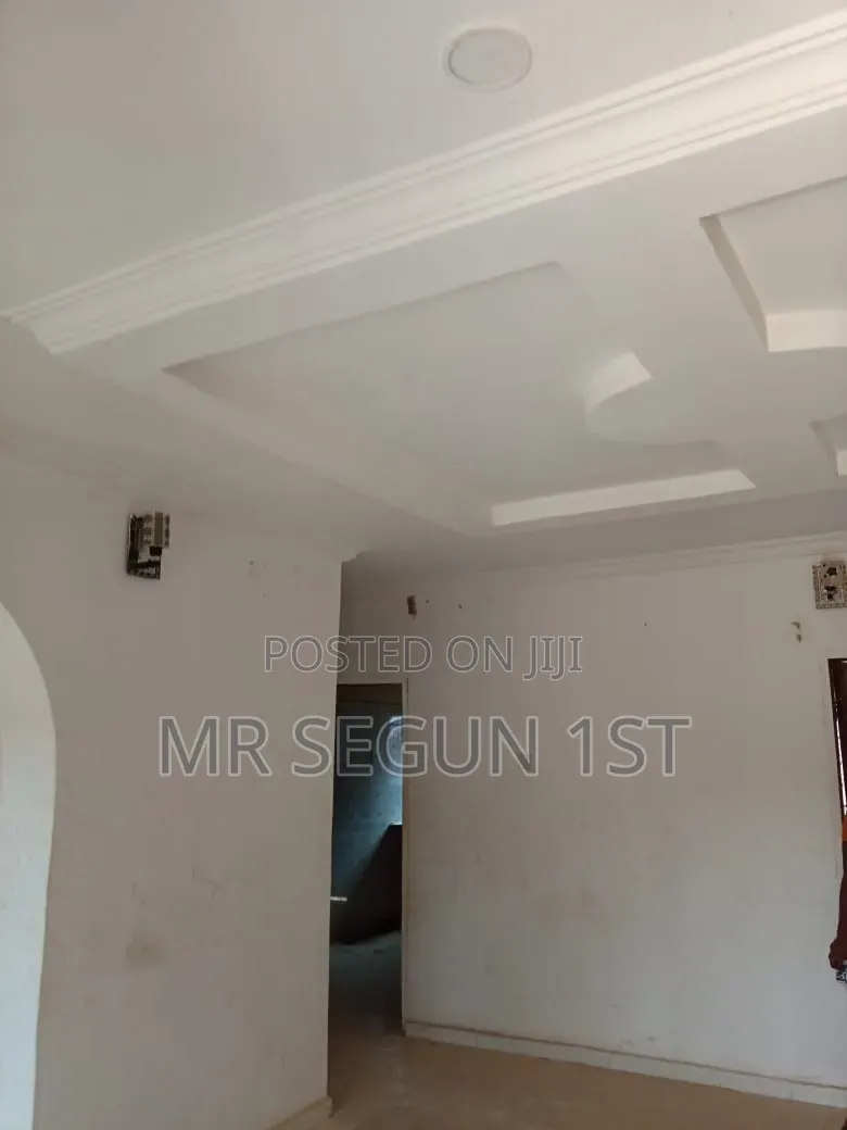 3bdrm Block of Flats in Adebomi Estate, Akala Express for rent in Akala Express