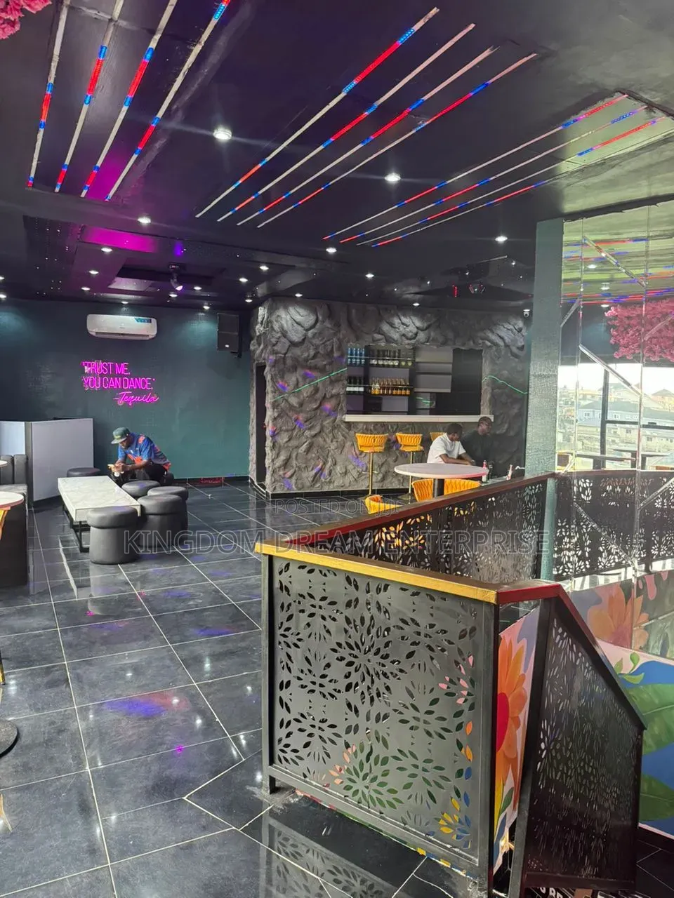 Lounge Pitch/ Dinning Magodo 1 Lagos in GRA Phase 1