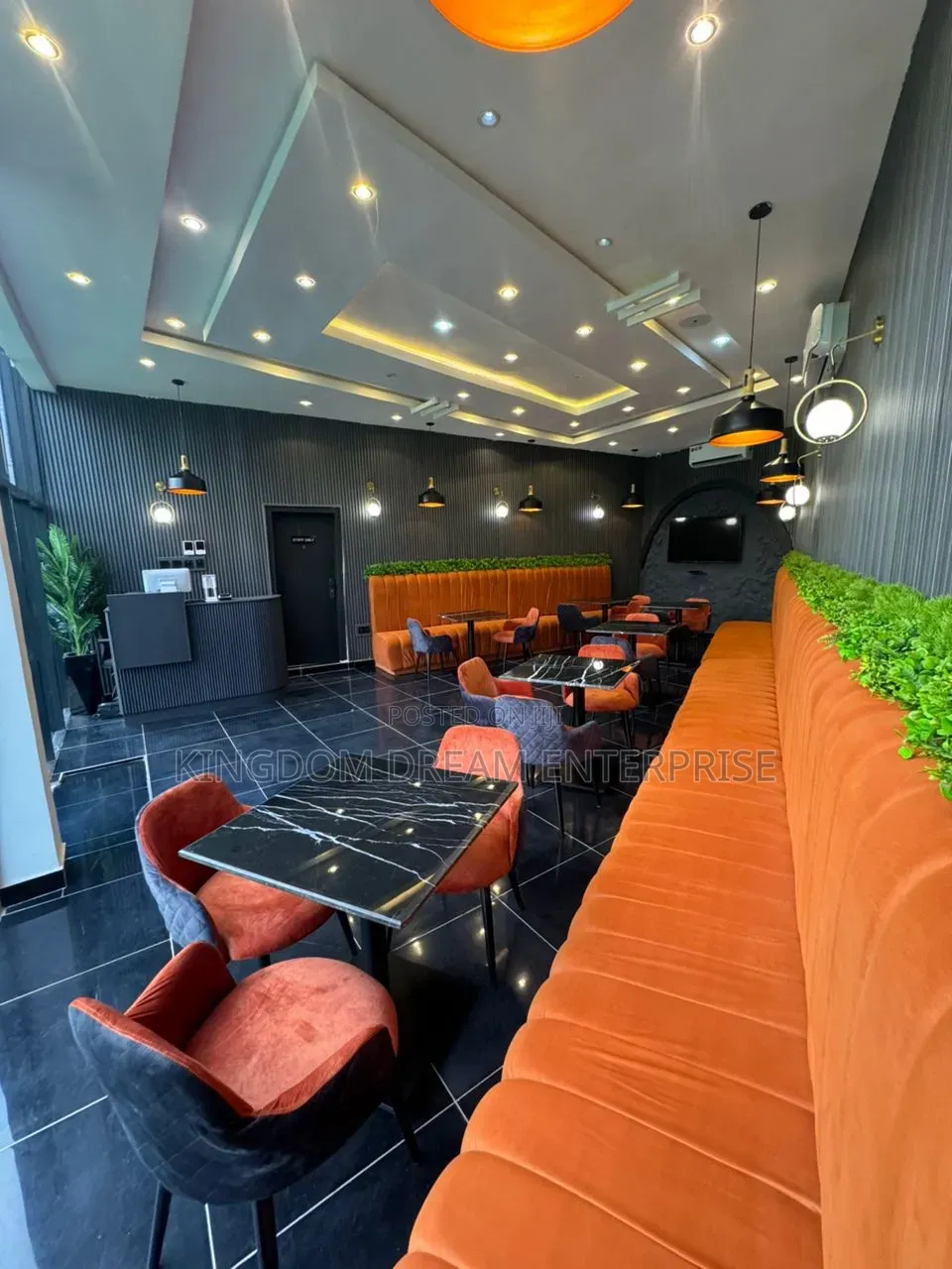 Lounge Pitch/ Dinning Magodo 1 Lagos in GRA Phase 1