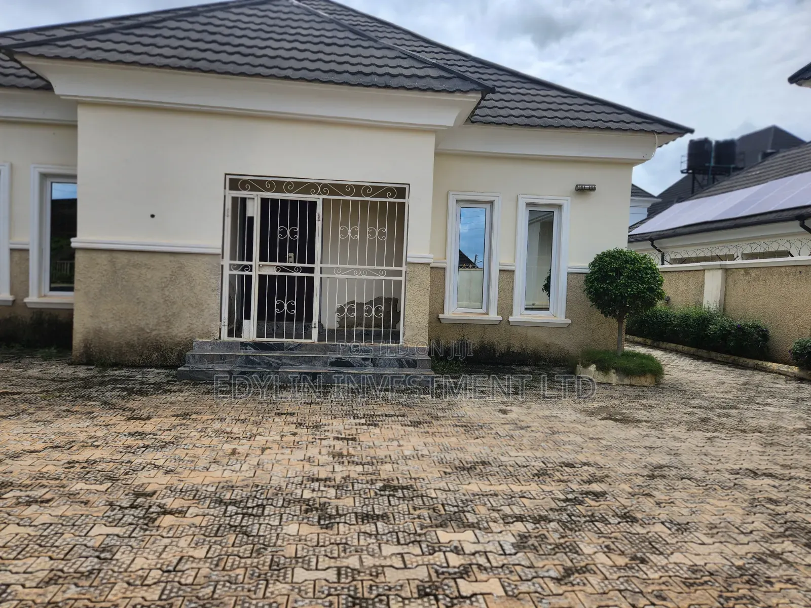 3bdrm Bungalow in Inside An Estate, Galadimawa for sale in Galadimawa