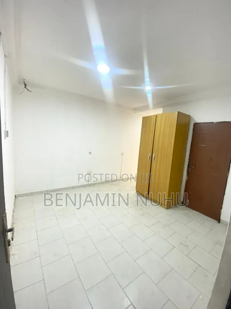 4bdrm Duplex in In A Secure Estate, Lekki Phase 1 for rent in Lekki Phase 1