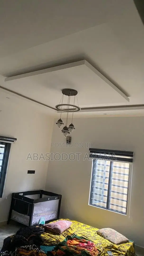 3bdrm Bungalow in Shelter Afrique, Uyo for sale in Uyo