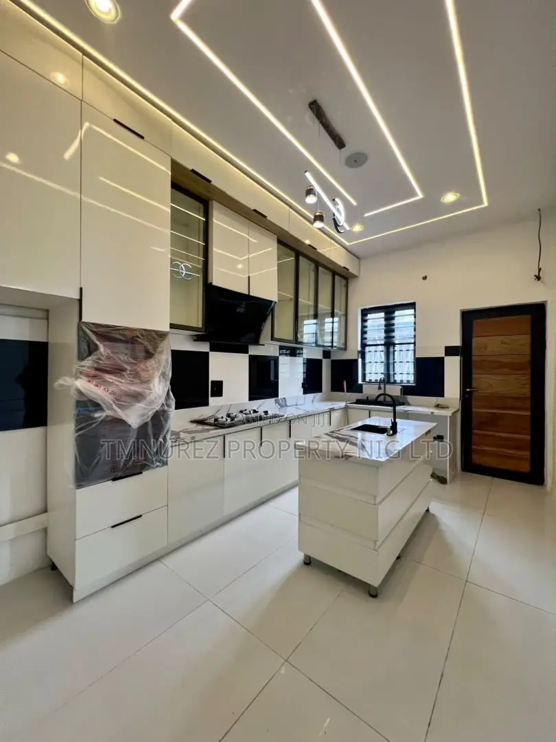 4bdrm Duplex in Sangotedo for sale in Sangotedo