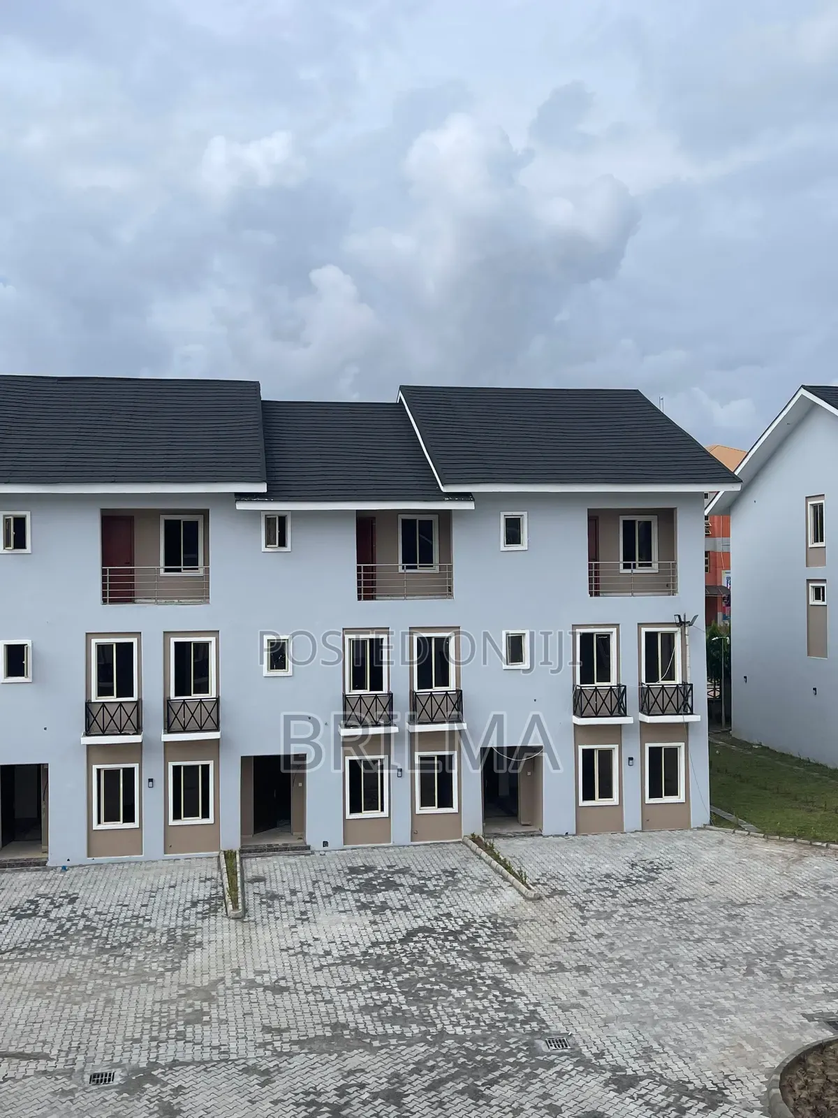 4bdrm Duplex in Durumi for sale in Durumi