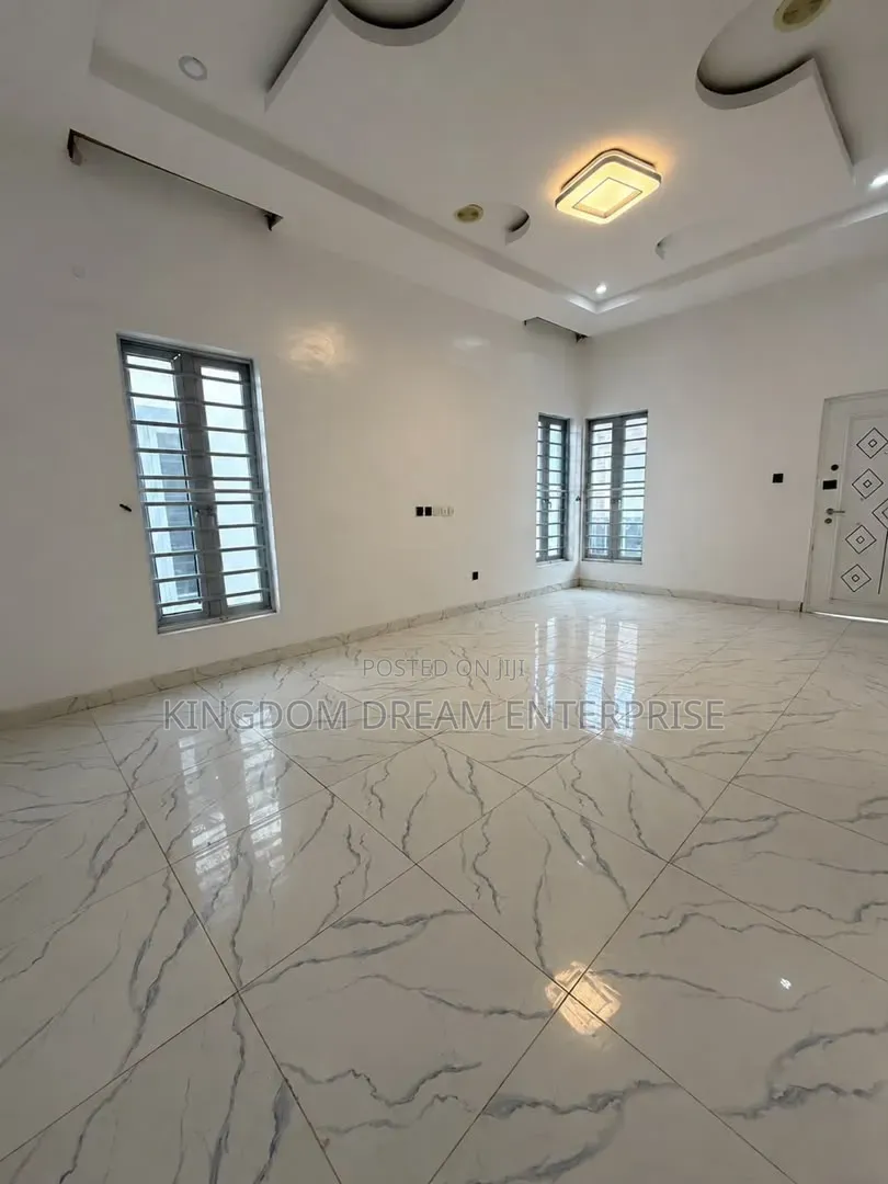 1bdrm Shared Apartment in Van Daniel Orchid for rent in Lekki Expressway