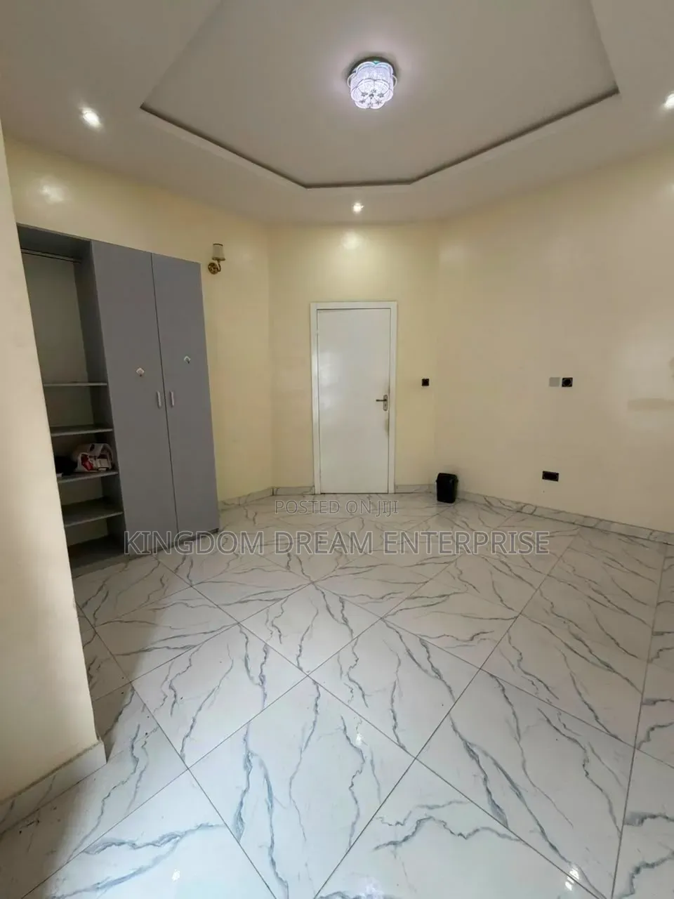 1bdrm Condo in Van Daniel Orchid for rent in Lekki Expressway