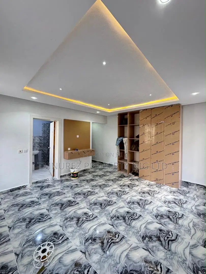 3bdrm Apartment in Surulere for sale in Surulere
