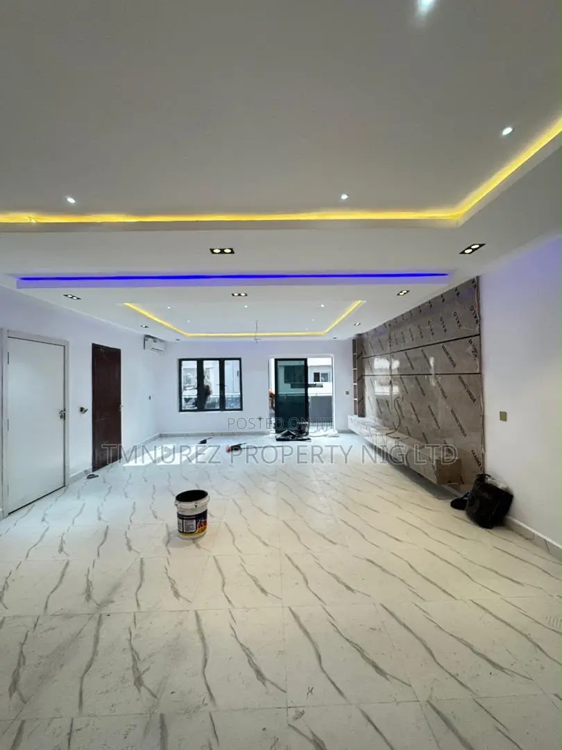 3bdrm Apartment in Surulere for sale in Surulere