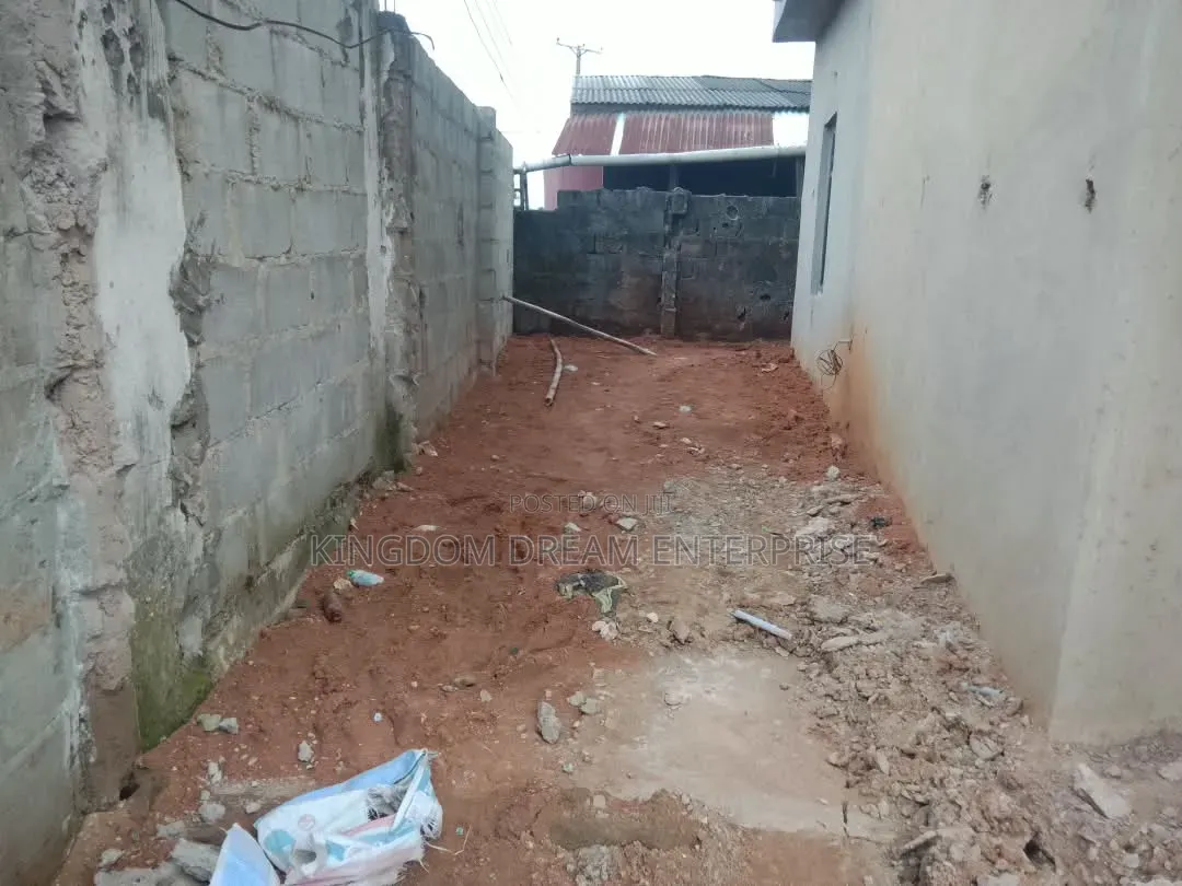 500sqm Land in an Estate Ebgeda100m C of O in Egbeda / Egbeda