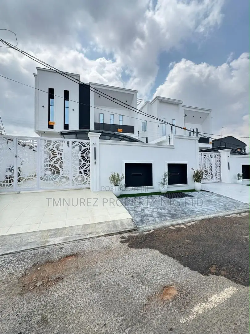 5bdrm Duplex in Omole Phase 1 for sale in Omole Phase 1