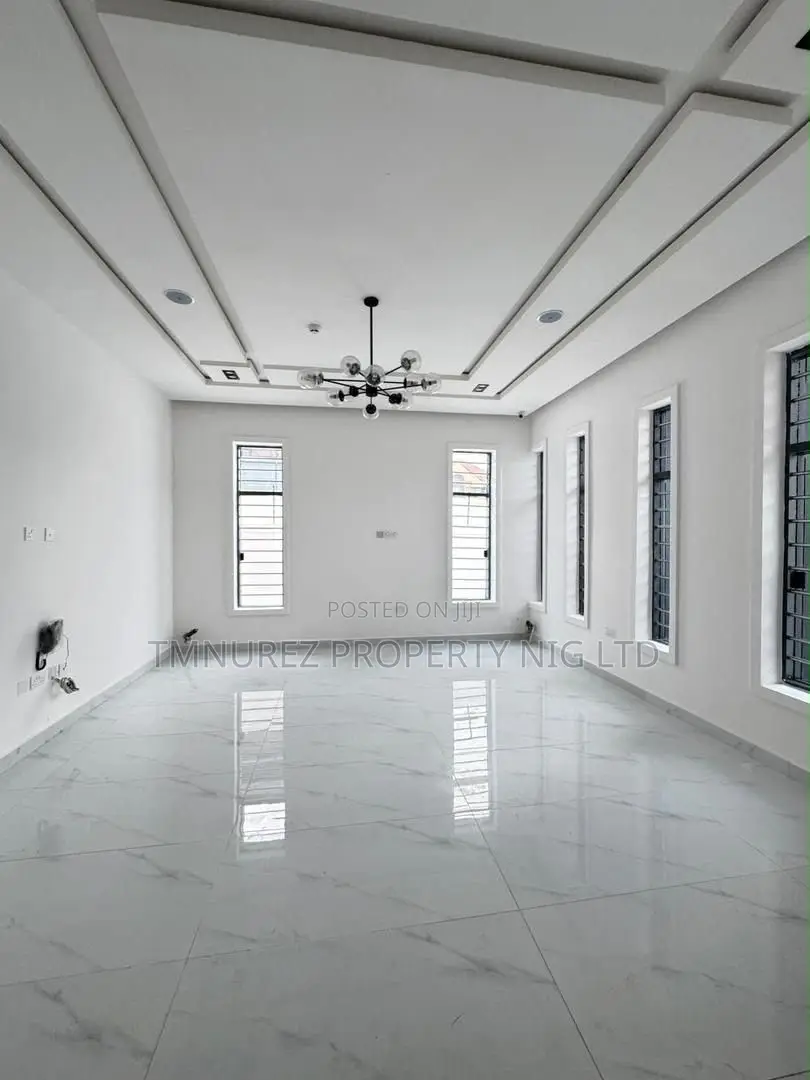 5bdrm Duplex in Omole Phase 1 for sale in Omole Phase 1