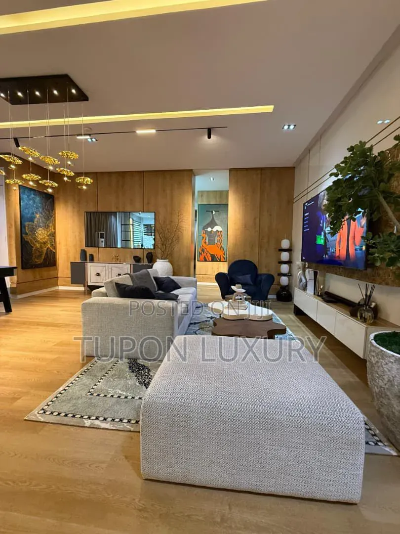 Luxury 2 Bed With Pool, PS5, Gym, Balconies, Snooker/Tennis in Lekki Phase 1