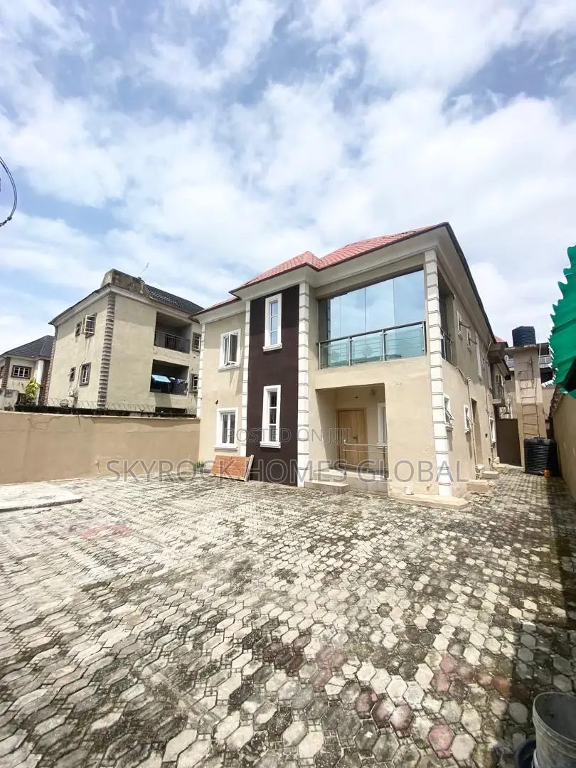 4bdrm Duplex in Lekki Phase 1 for rent in Lekki Phase 1