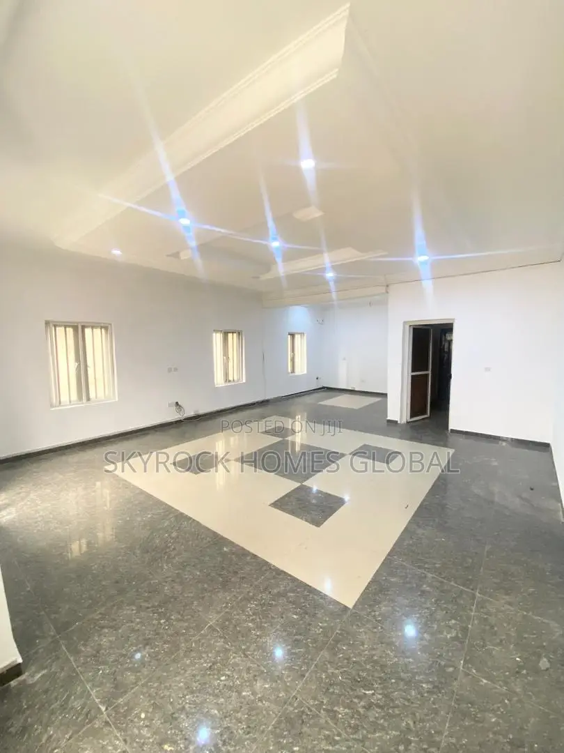 4bdrm Duplex in Lekki Phase 1 for rent in Lekki Phase 1