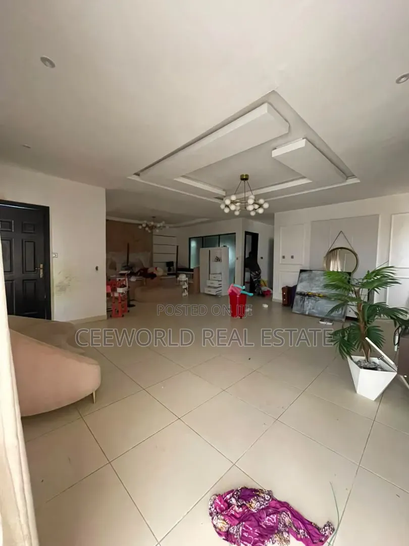 5bdrm Duplex in Oluyole Estate Blue, Bodija for rent in Bodija