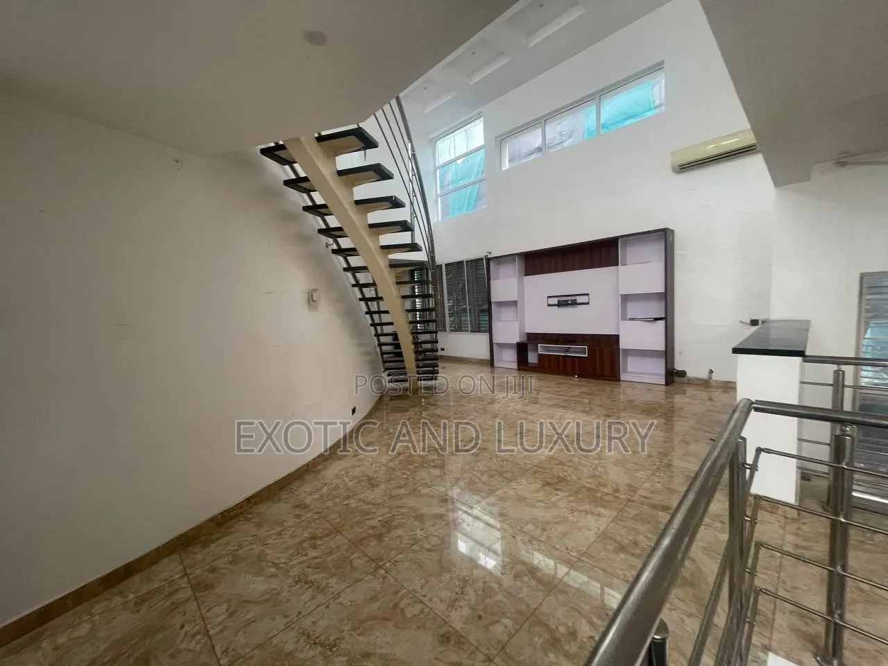 5bdrm Duplex in Banana Island for rent in Banana Island