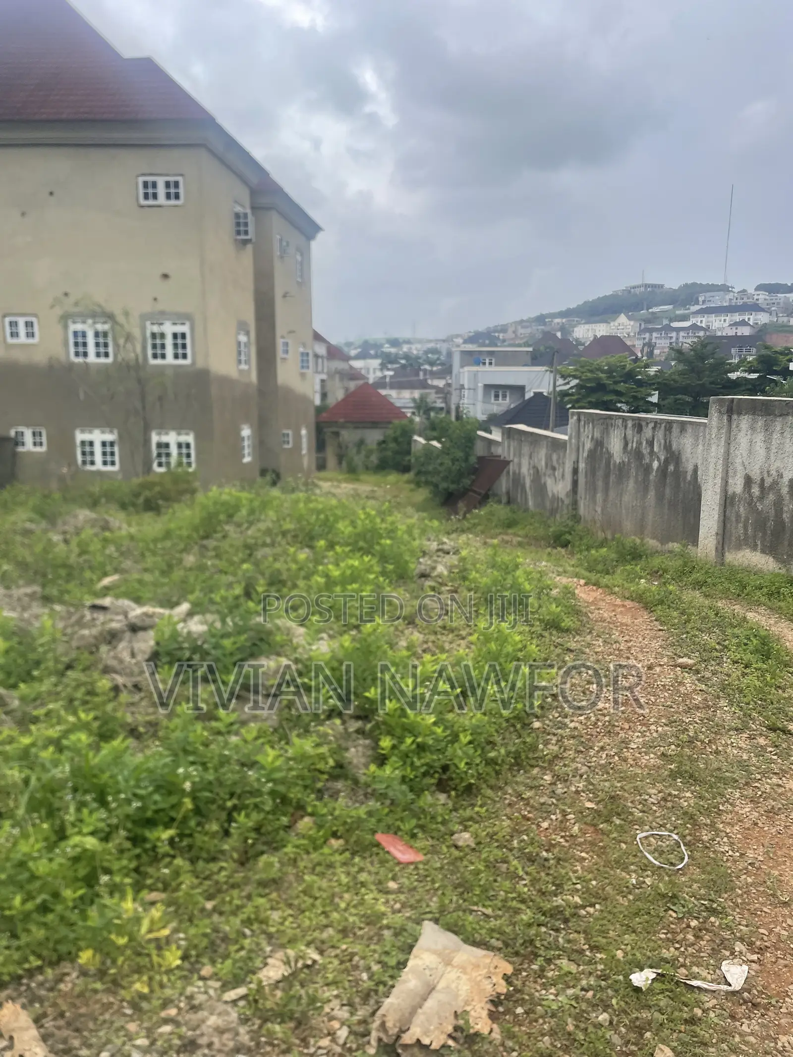 Land With Old Building on It for Sale in Asokoro