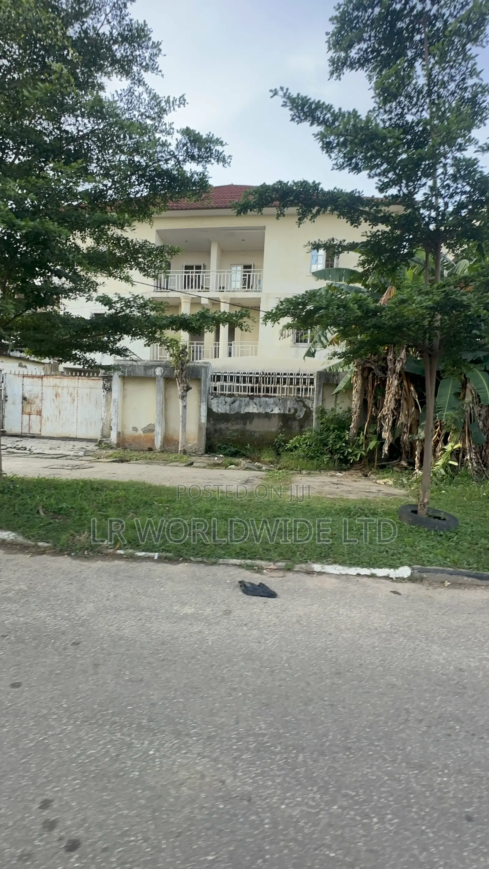 7bdrm Duplex in Garki for sale in Garki