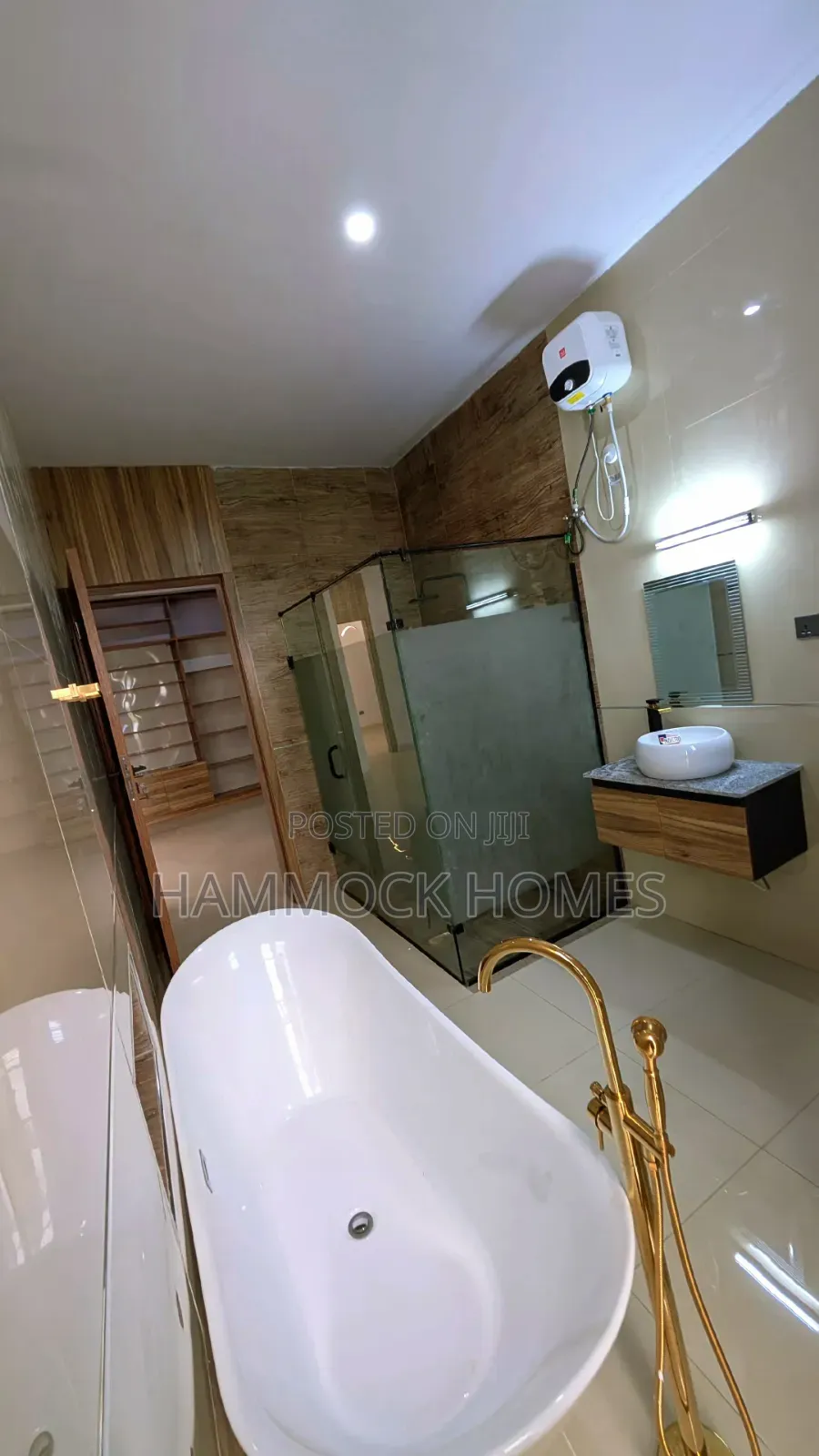 5bdrm Duplex in Okebadan Estate, Akobo for sale in Akobo