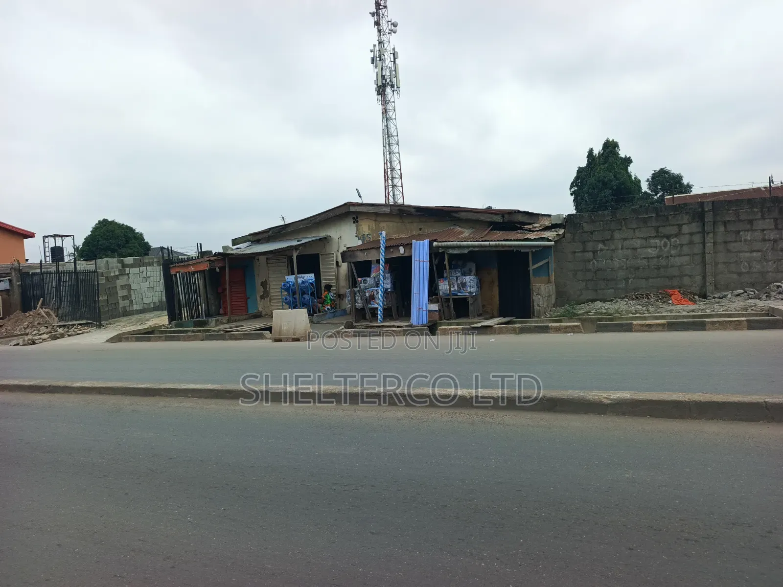 11bdrm House in Road, Fagba for sale in Fagba