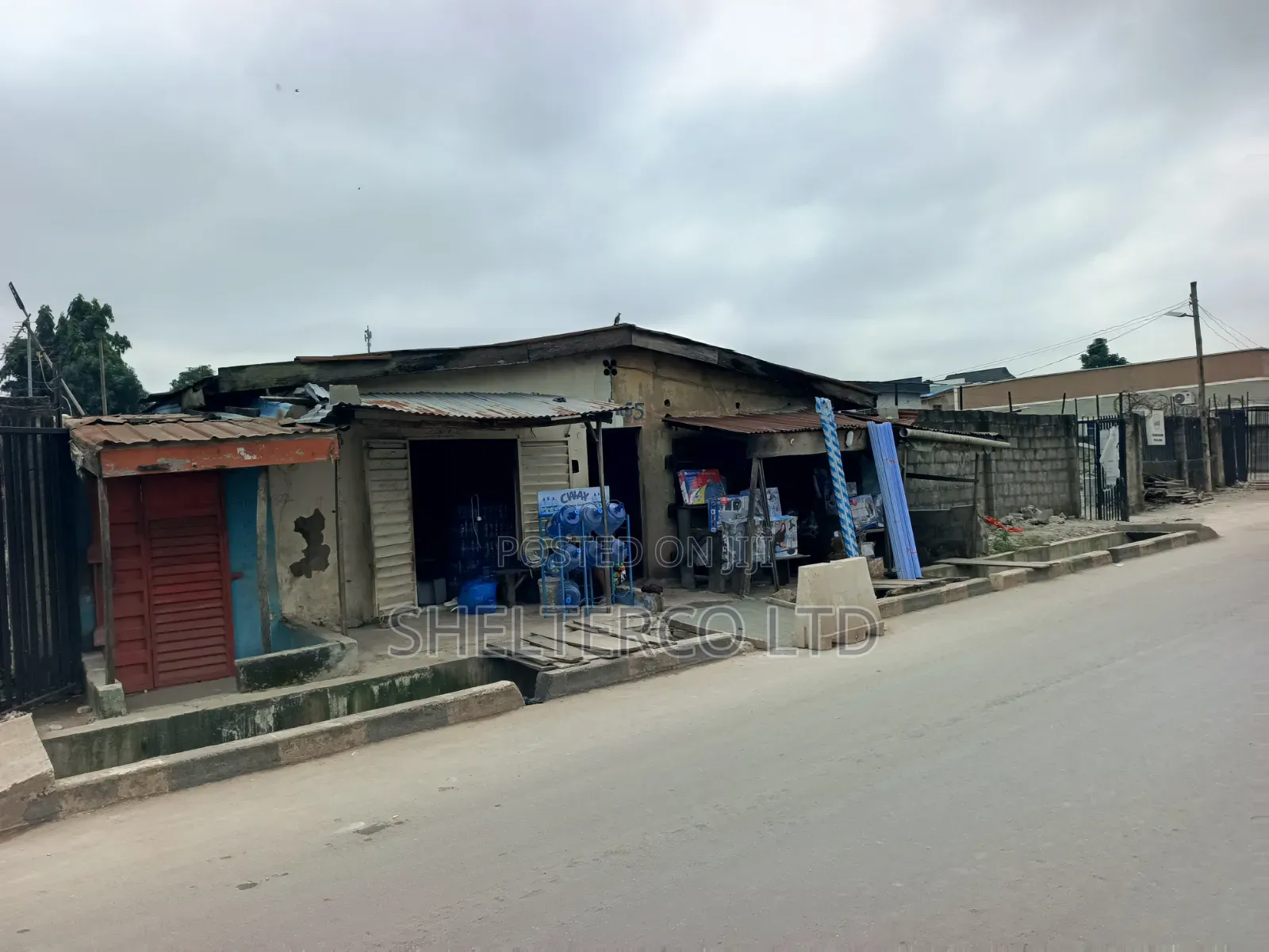 11bdrm House in Road, Fagba for sale in Fagba