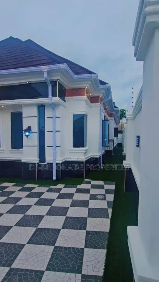 5bdrm Bungalow in Owerri for sale in Owerri