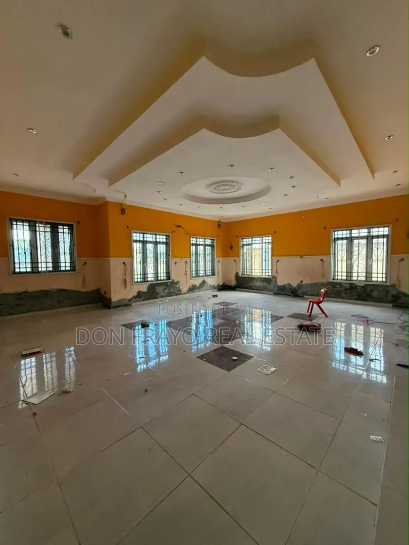 5bdrm Bungalow in Festac Elewuro Akobo for sale in Akobo