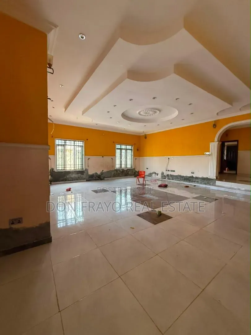 5bdrm Bungalow in Festac Elewuro Akobo for sale in Akobo