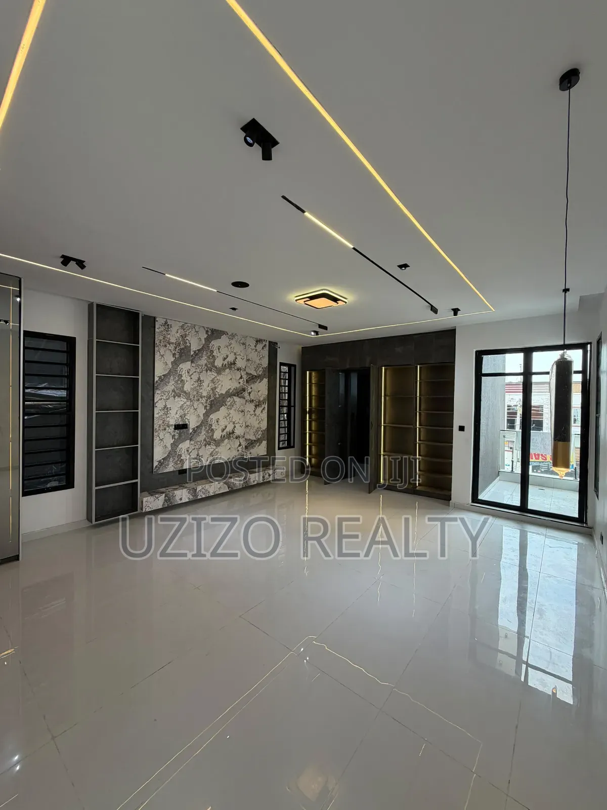 5bdrm Duplex in Ikota for sale in Ikota
