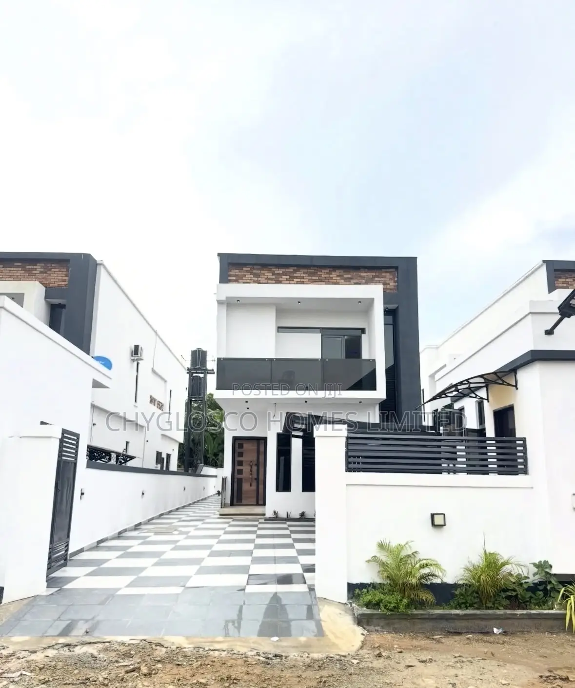 4bdrm Duplex in Eliozu for sale in Eliozu