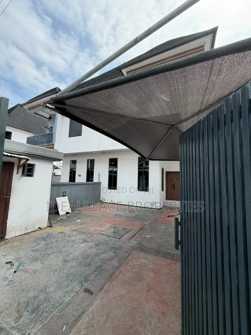 4bdrm Duplex in Chevron for sale in Chevron