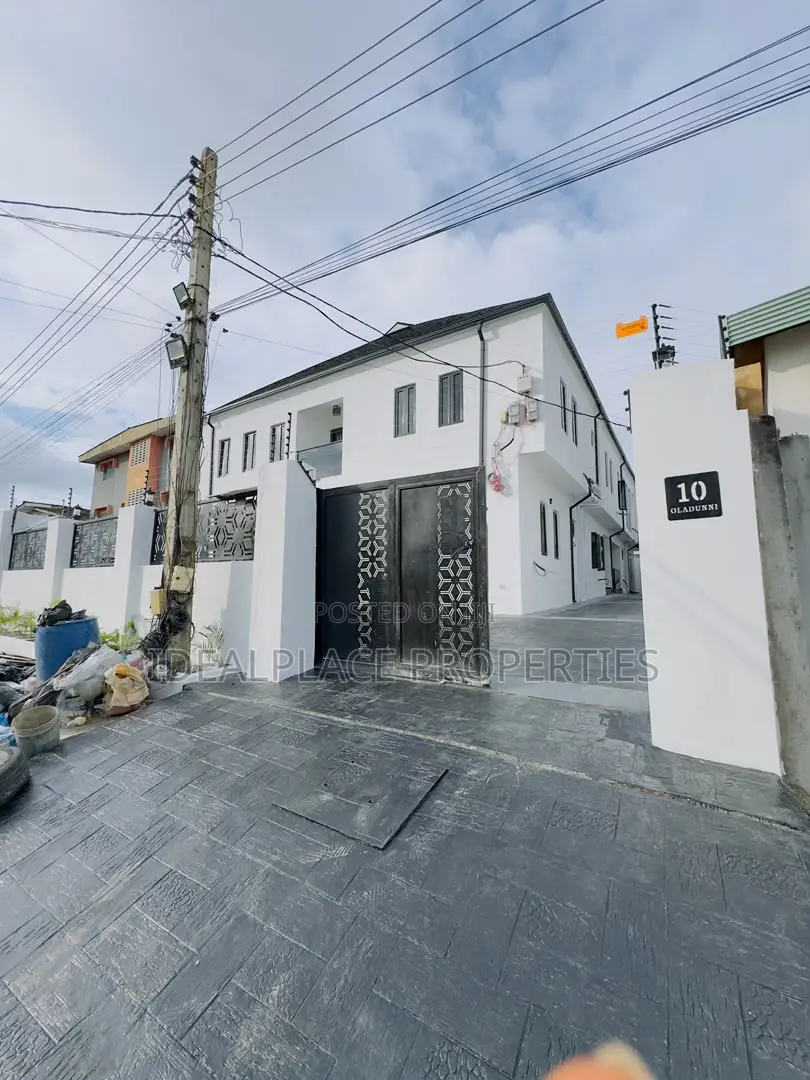 3bdrm Apartment in Gbagada for sale in Gbagada