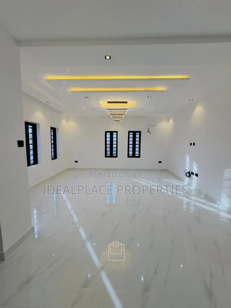 3bdrm Apartment in Gbagada for sale in Gbagada