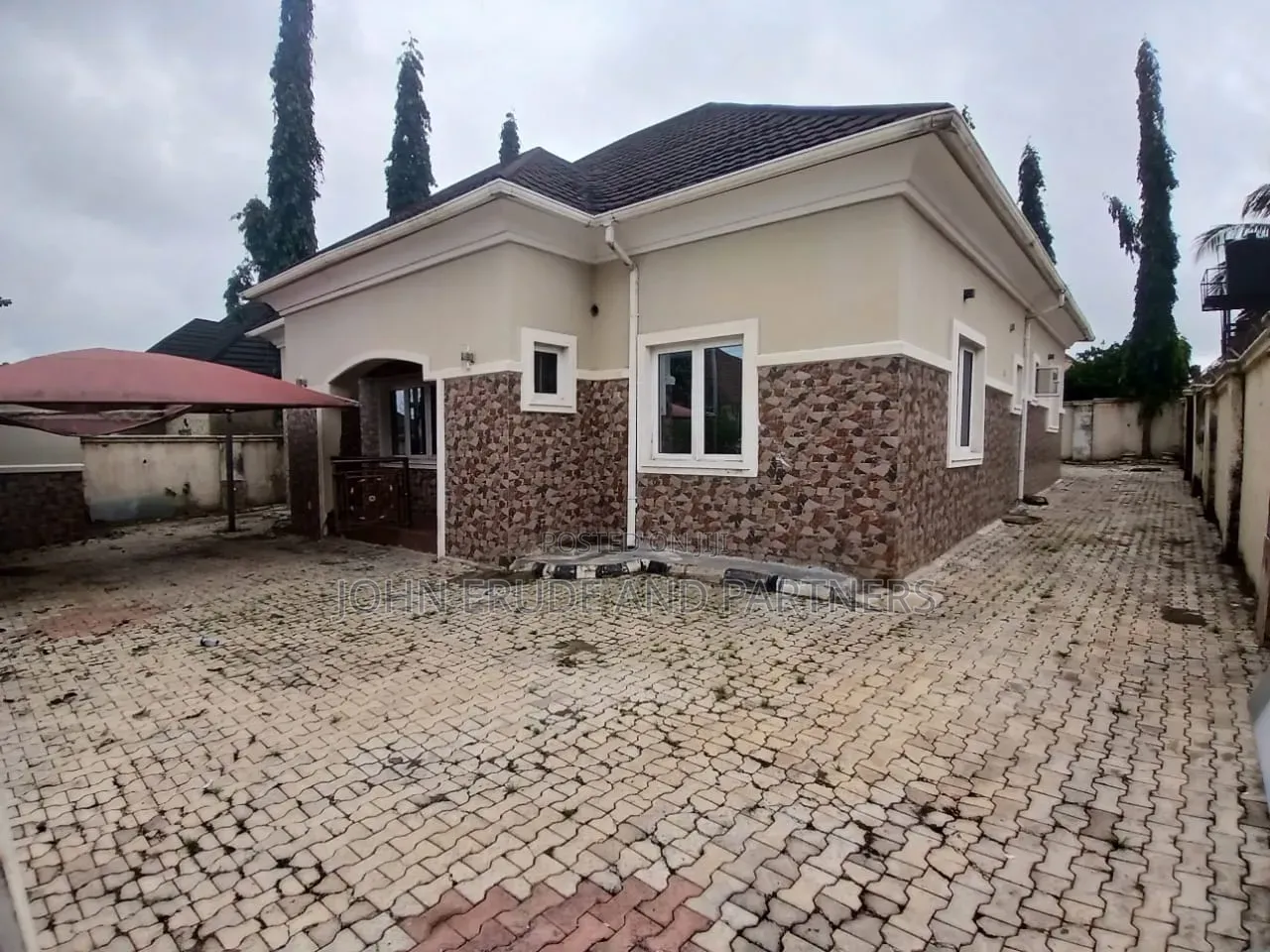 5bdrm Bungalow in Ipent 2, Lokogoma for rent in Lokogoma