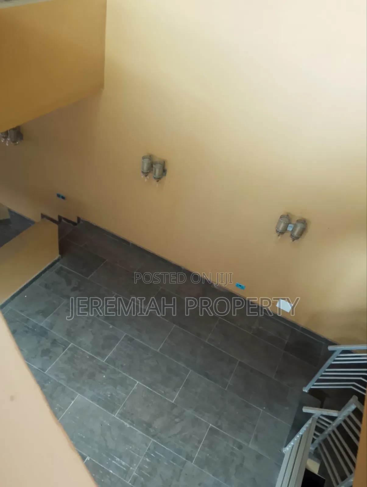 5bdrm Duplex in Omole Estate Phase 1, Berger for rent in Berger