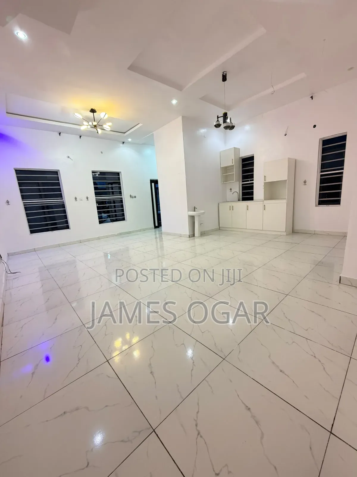 Studio Apartment in Royal Pines, Chevron for rent in Chevron