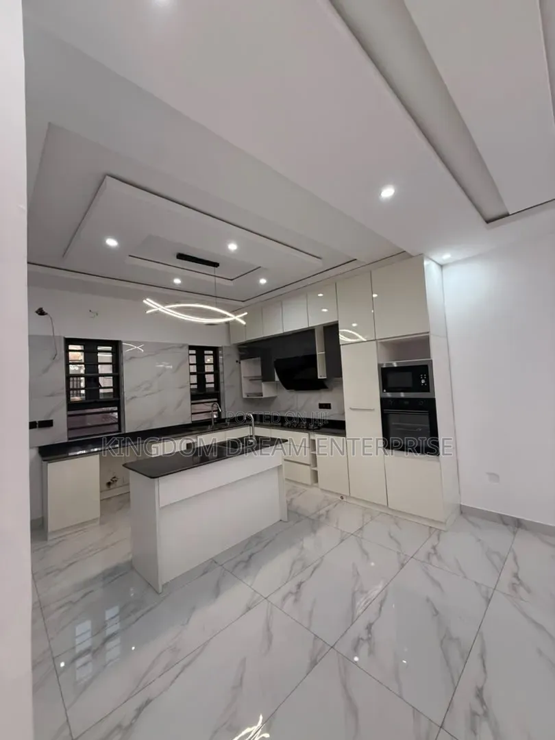 4bdrm House in Omole Phase 2 Lagos for sale in Omole Phase 2