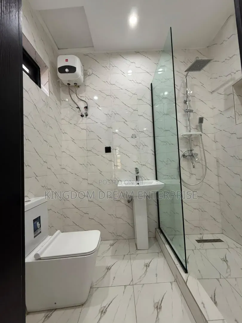 4bdrm House in Omole Phase 2 Lagos for sale in Omole Phase 2