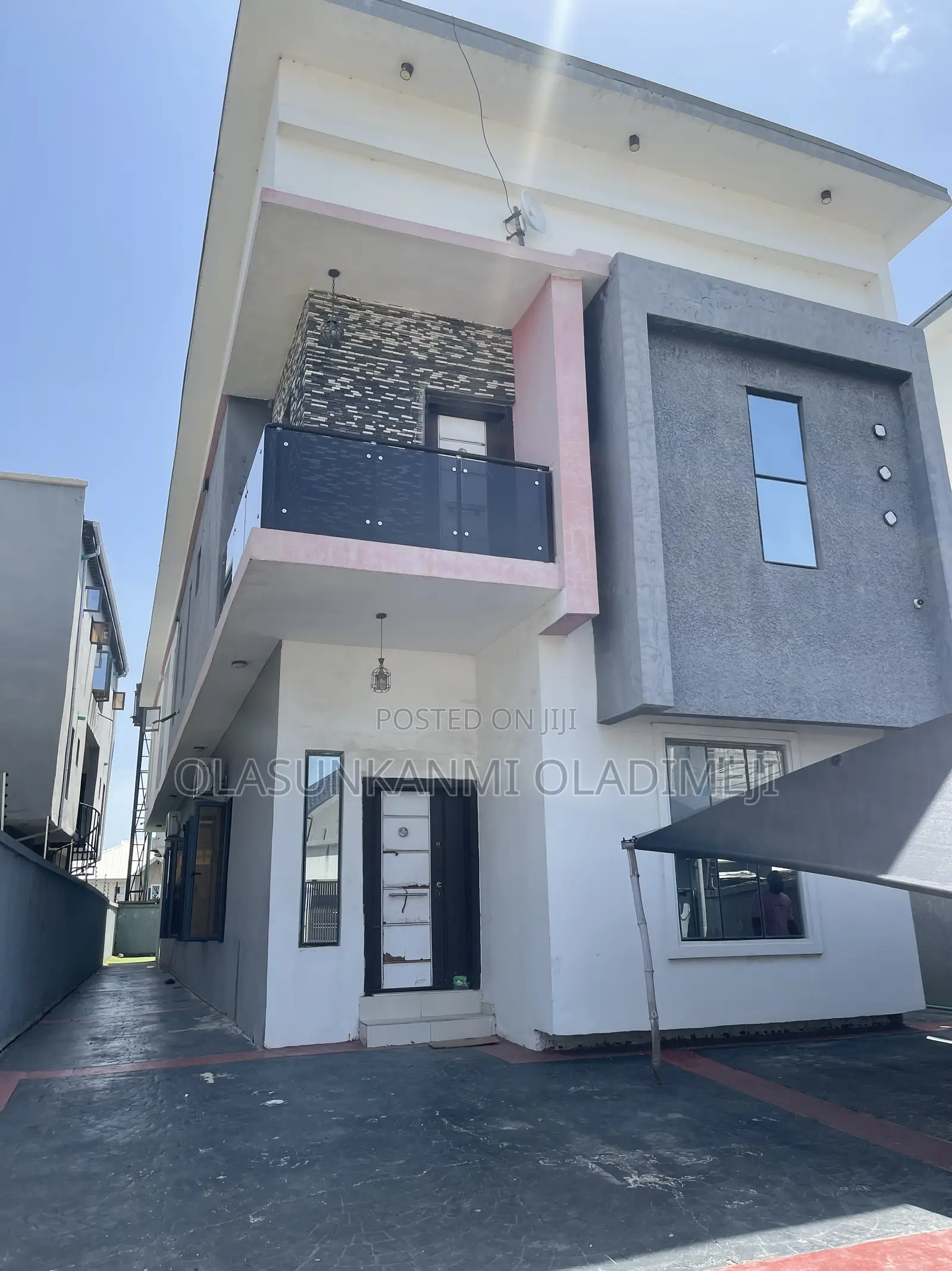 5bdrm Duplex in Igbo-efon for sale in Igbo-efon