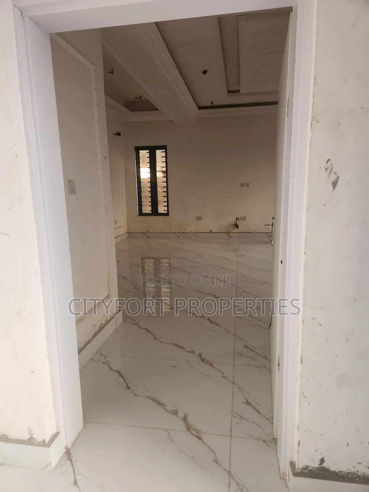 5bdrm Duplex in Apo District for sale in Apo District