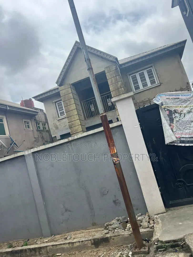 3bdrm Block of Flats in Surulere Lagos, Adelabu for sale in Adelabu
