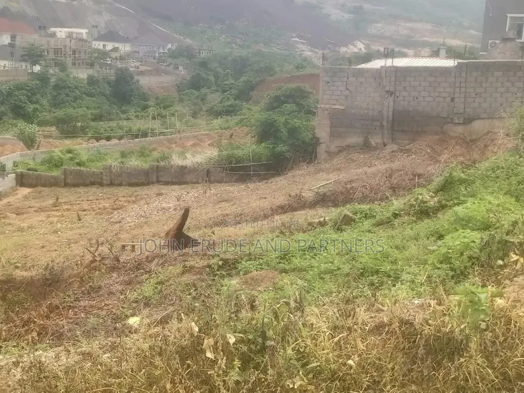 A Fenced Plot Measuring Approximately 1,100sqm in Dawaki