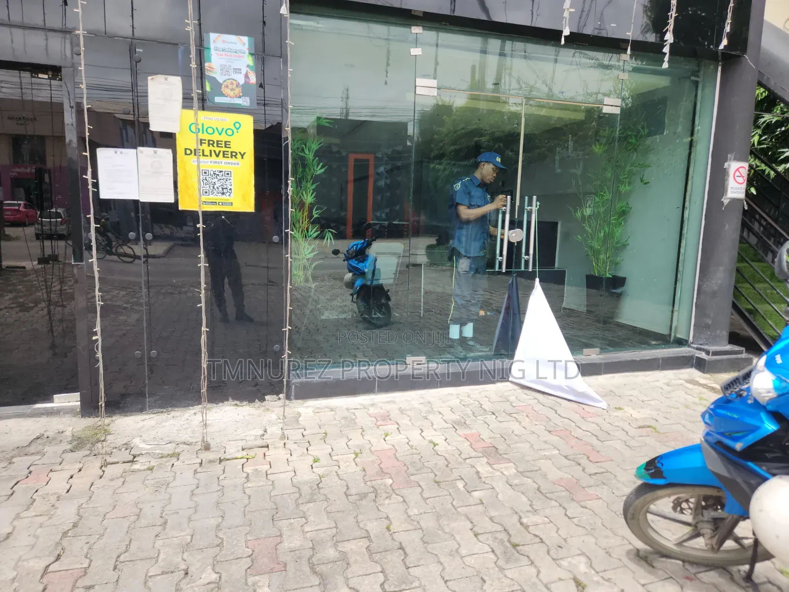 Groundfloor Shop Direct Faccing Road in a Busy Road Lekki Phase1 in Lekki Phase 1