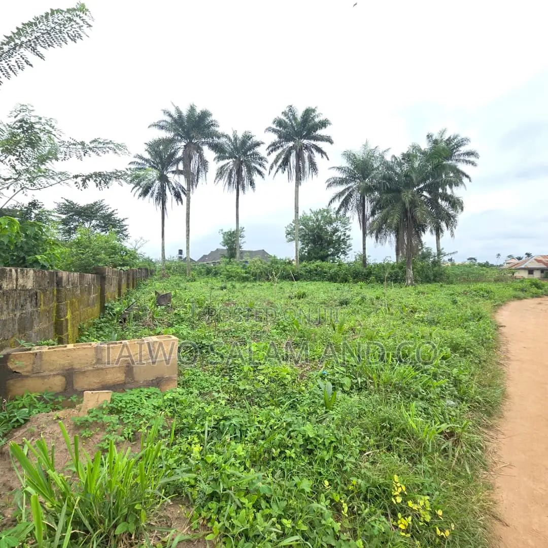 1 Acre of Land in Moniya