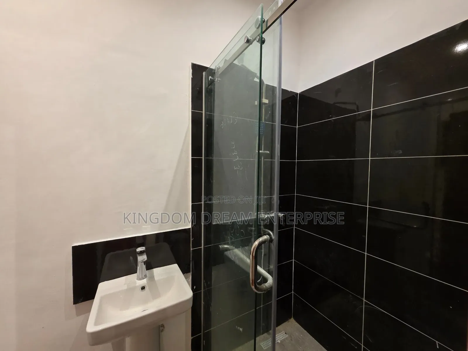 2bdrm Apartment in Magodo Phase 2 Lagos for rent in Magodo Isheri